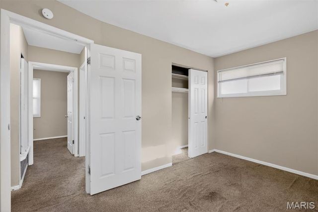 5616 Parchester Drive, St Louis, MO 63121