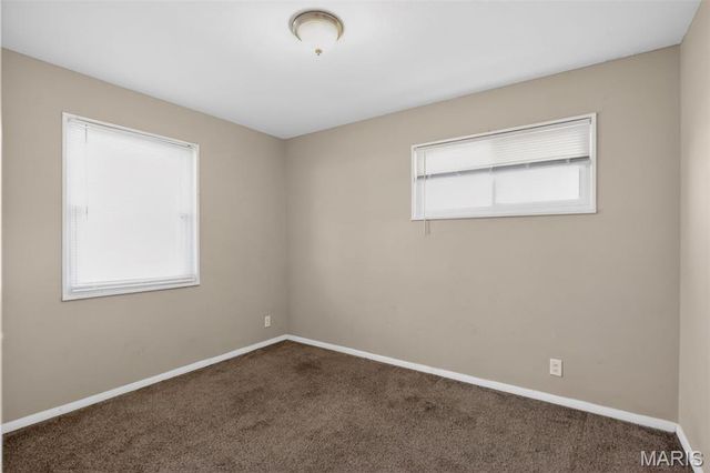 5616 Parchester Drive, St Louis, MO 63121