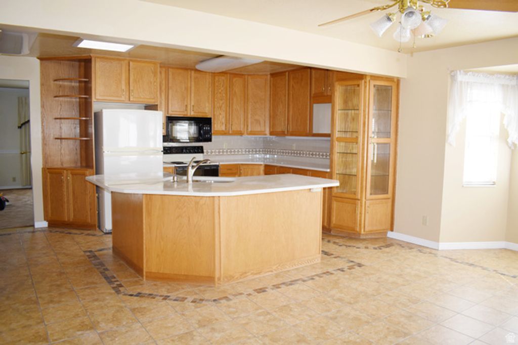 Image 5 of property listing at 5316 S 2150 W, Taylorsville, UT 84129