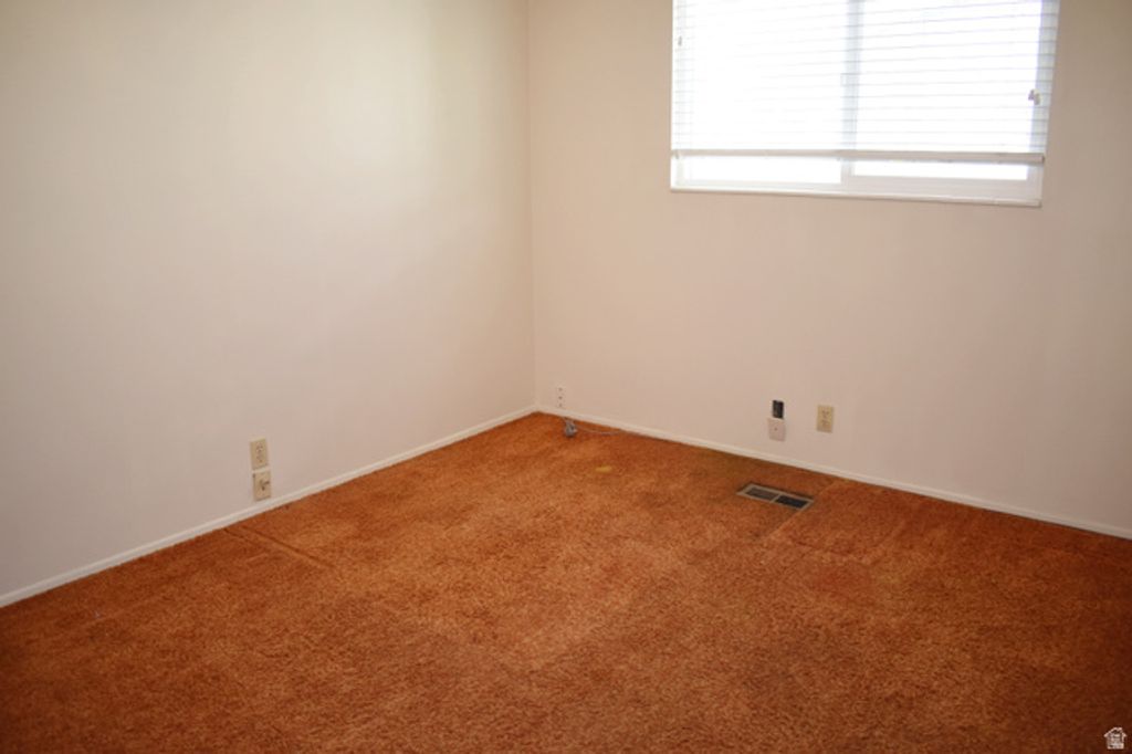 Image 10 of property listing at 5316 S 2150 W, Taylorsville, UT 84129