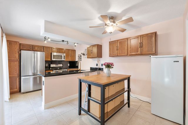 1426 SW 110th Way, Davie, FL 33324