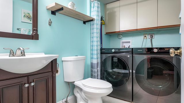 1426 SW 110th Way, Davie, FL 33324