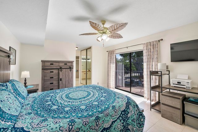1426 SW 110th Way, Davie, FL 33324