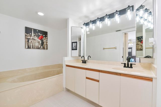 1426 SW 110th Way, Davie, FL 33324
