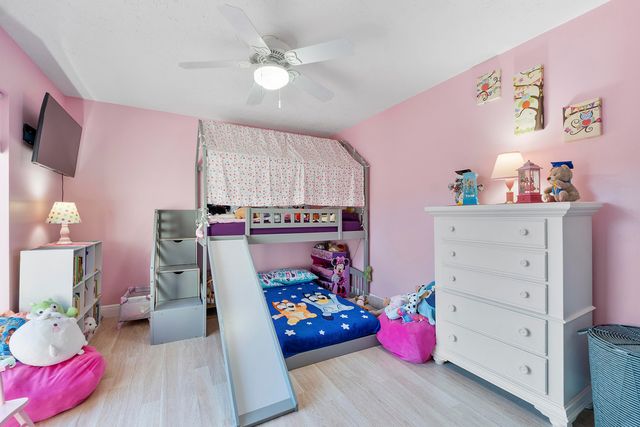 1426 SW 110th Way, Davie, FL 33324