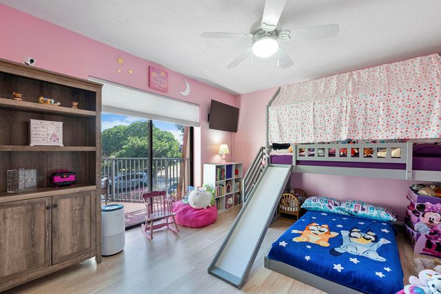 1426 SW 110th Way, Davie, FL 33324
