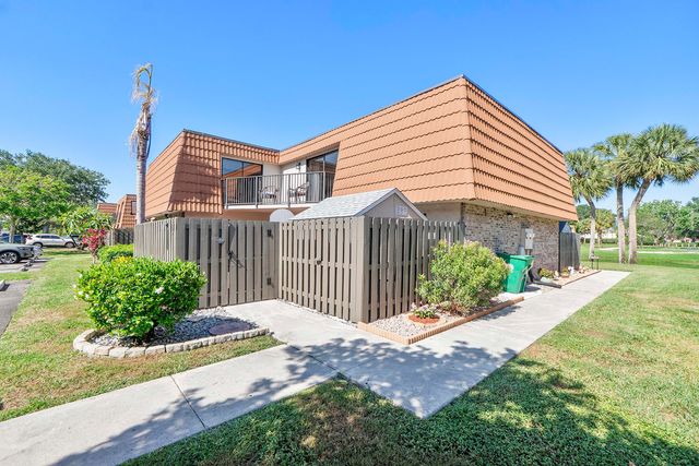1426 SW 110th Way, Davie, FL 33324