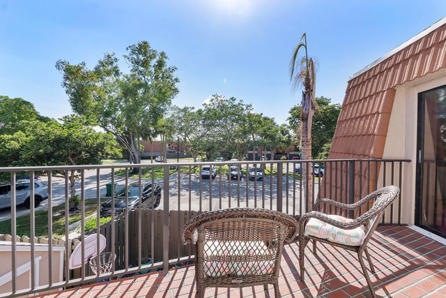 1426 SW 110th Way, Davie, FL 33324