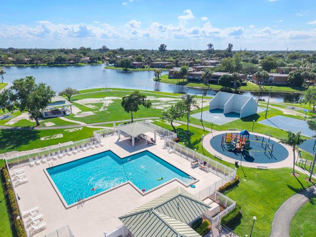 1426 SW 110th Way, Davie, FL 33324