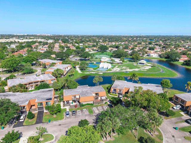 1426 SW 110th Way, Davie, FL 33324