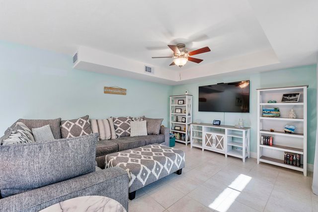 1426 SW 110th Way, Davie, FL 33324