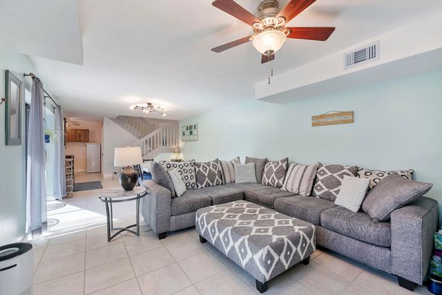 1426 SW 110th Way, Davie, FL 33324