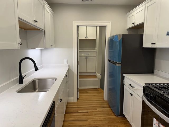 13 Ebbett Ave 13, Quincy, MA 02170
