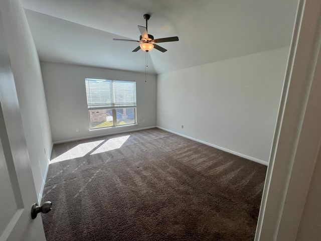 528 Elm Green ST, Hutto, TX 78634