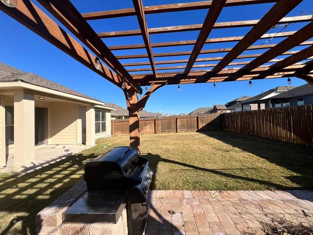 528 Elm Green ST, Hutto, TX 78634