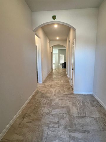 528 Elm Green ST, Hutto, TX 78634