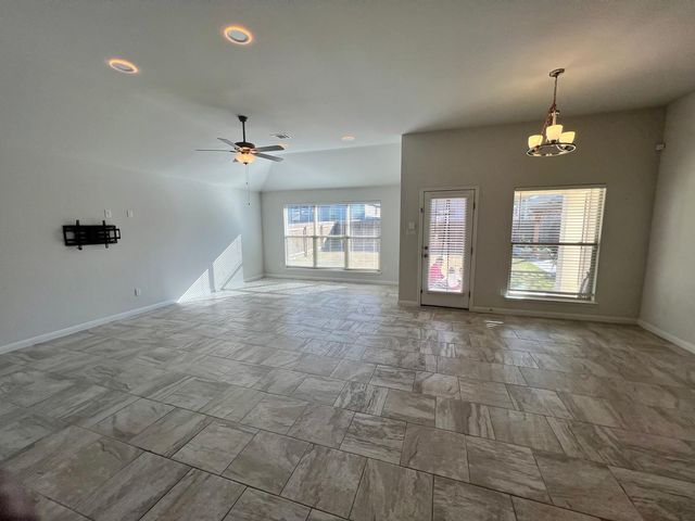 528 Elm Green ST, Hutto, TX 78634