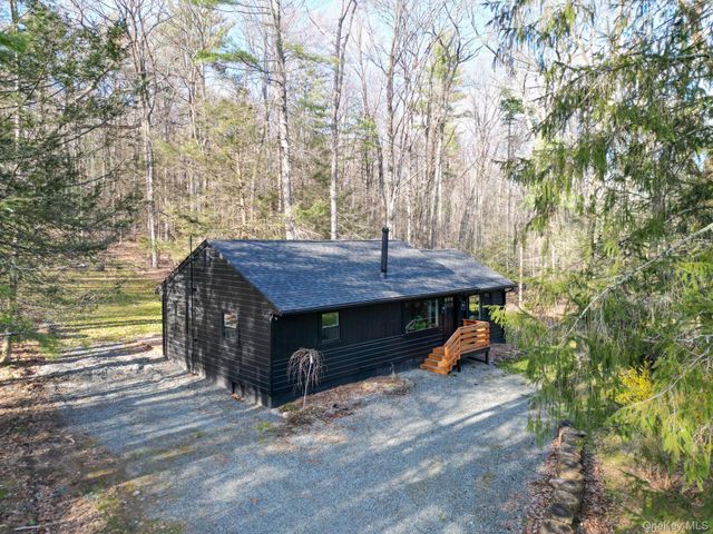 16 Burpo Lane, Kerhonkson, NY 12446