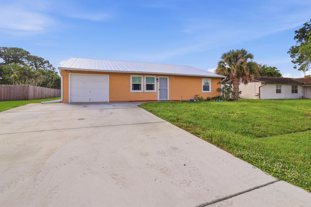 874 SW Canary Terrace, Port St. Lucie, Port St Lucie, FL 34953