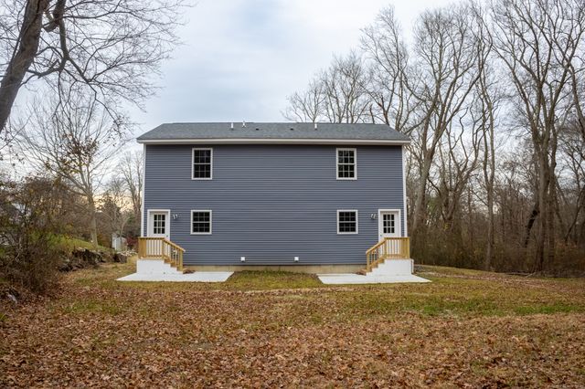 154 Grove Avenue B, Groton, CT 06340