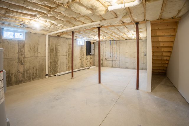 154 Grove Avenue B, Groton, CT 06340