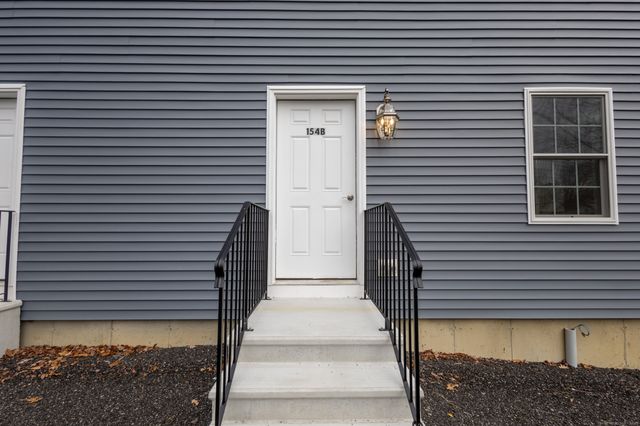 154 Grove Avenue B, Groton, CT 06340