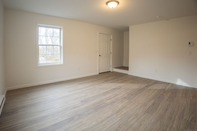 154 Grove Avenue B, Groton, CT 06340