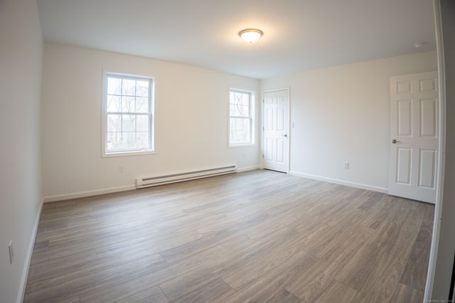 154 Grove Avenue B, Groton, CT 06340