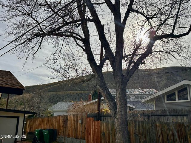 1044 Elm Street, Carson City, NV 89703