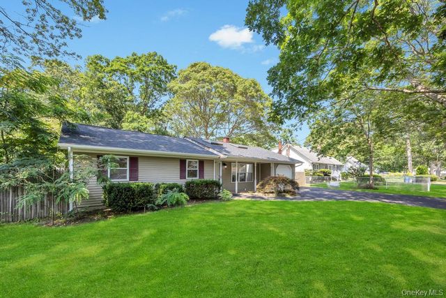 11 Edwards Road, Mastic Beach, NY 11951