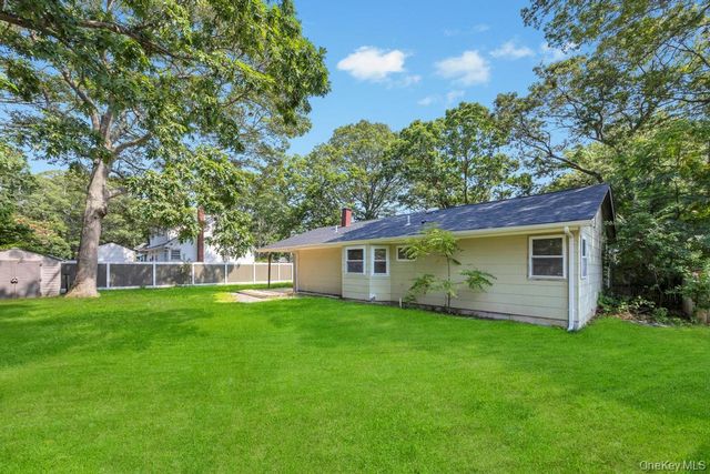 11 Edwards Road, Mastic Beach, NY 11951
