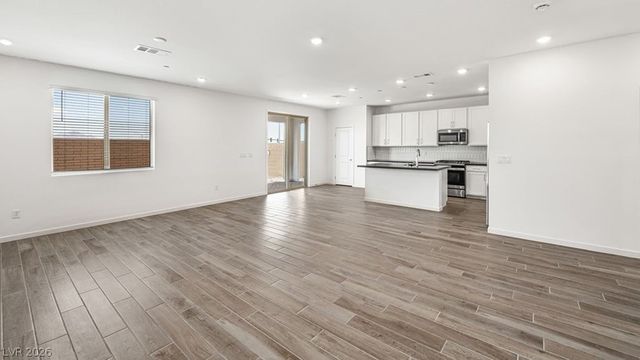 113 Tardando Avenue, Henderson, NV 89015