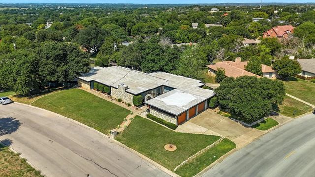 102 Bob White Avenue, Weatherford, TX 76086