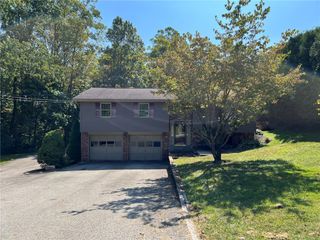 470 Donohoe Rd, Hempfield Twp, PA 15601