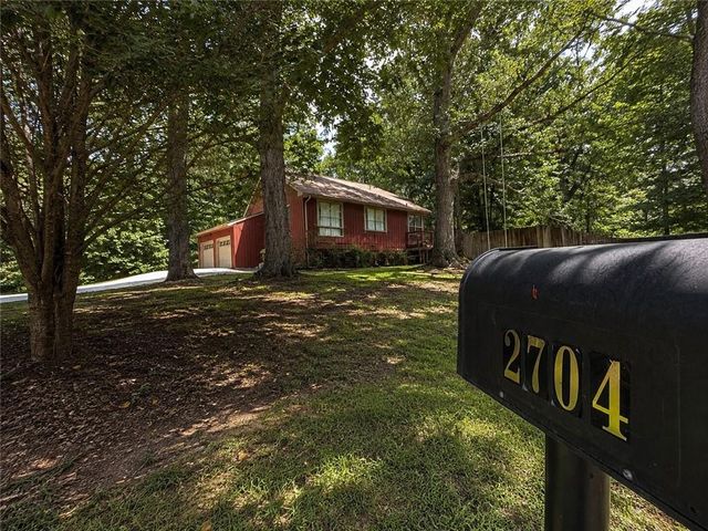 2704 Valley Hill Drive, Acworth, GA 30102