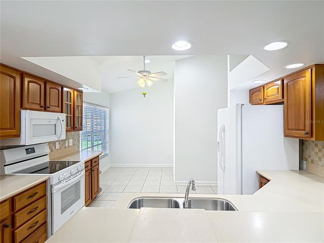 9308 FAIRWAY LAKES COURT, Tampa, FL 33647