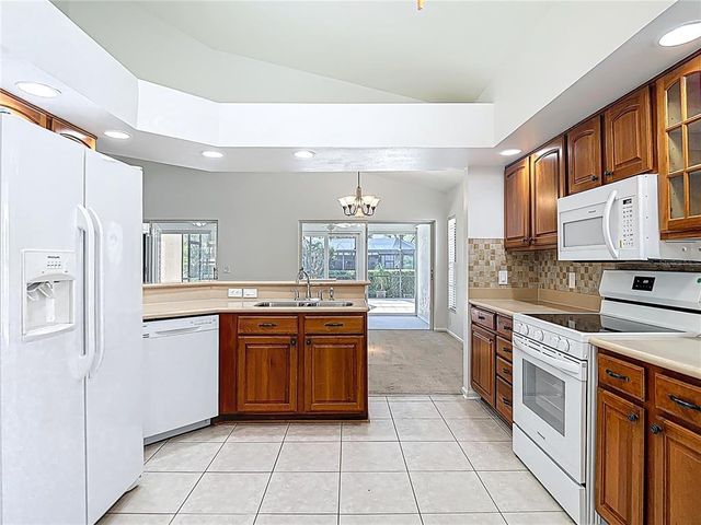 9308 FAIRWAY LAKES COURT, Tampa, FL 33647