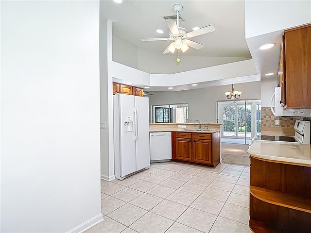 9308 FAIRWAY LAKES COURT, Tampa, FL 33647