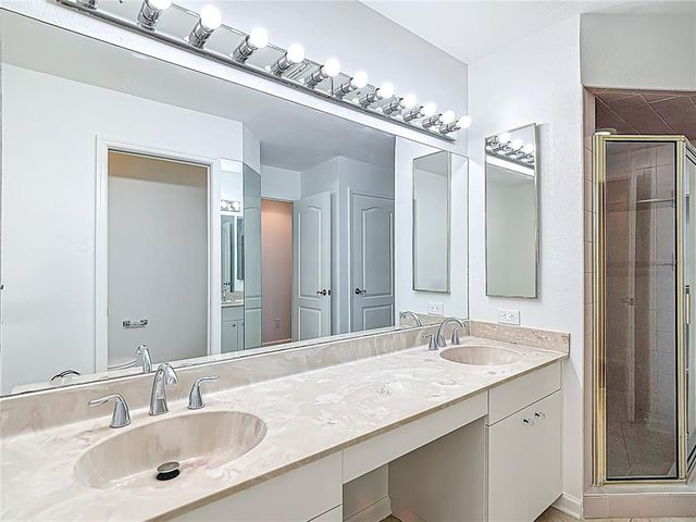 9308 FAIRWAY LAKES COURT, Tampa, FL 33647