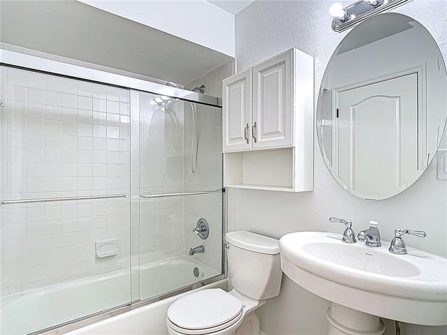 9308 FAIRWAY LAKES COURT, Tampa, FL 33647
