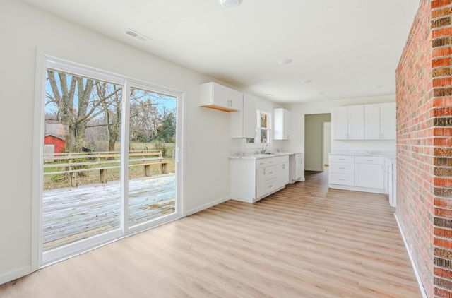 10050 N VV, Columbia, MO 65202