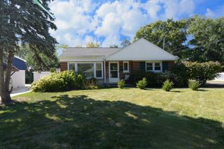 305 Maple Street, Glen Ellyn, IL 60137