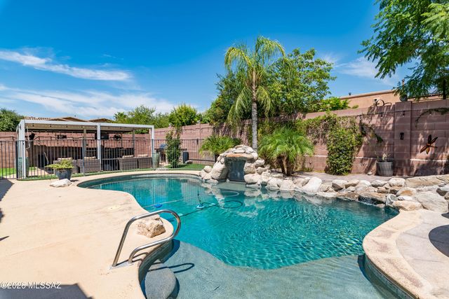 1544 W Soft Breeze Court, Oro Valley, AZ 85737
