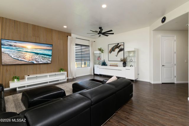 1544 W Soft Breeze Court, Oro Valley, AZ 85737