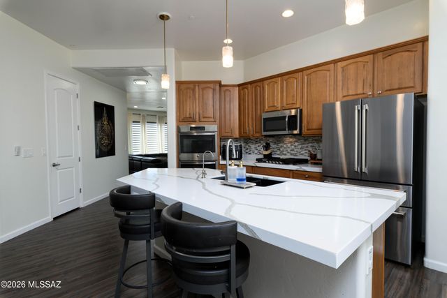 1544 W Soft Breeze Court, Oro Valley, AZ 85737
