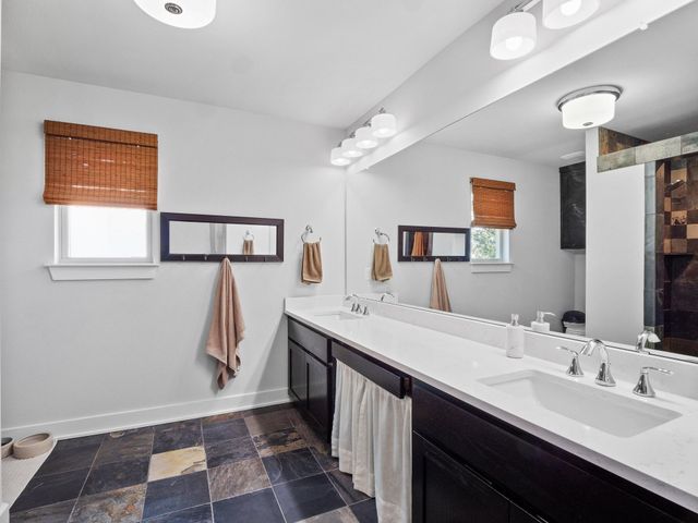 10103 Twin Lake LOOP, Dripping Springs, TX 78620