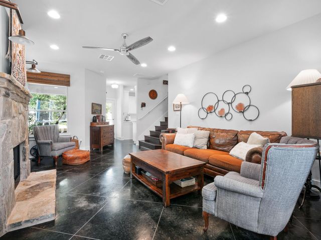 10103 Twin Lake LOOP, Dripping Springs, TX 78620