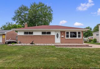 35919 Larchwood Street, Clinton Township, MI 48035