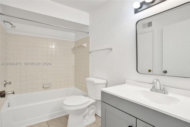 2796 S University Dr 2201, Davie, FL 33328