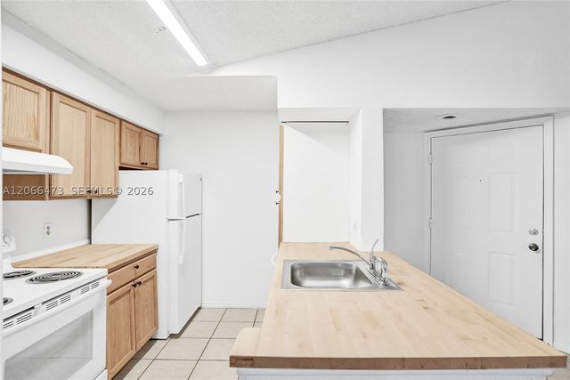 2796 S University Dr 2201, Davie, FL 33328